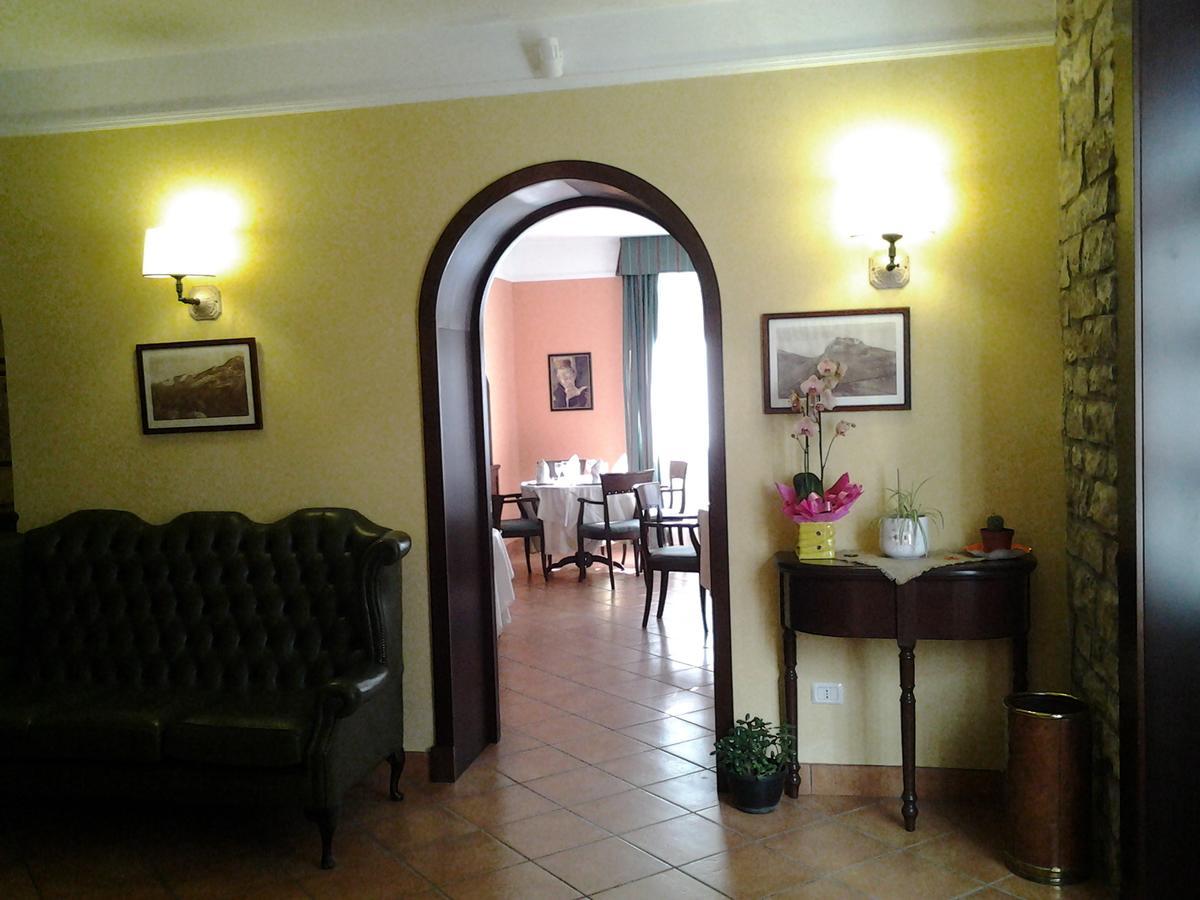 Casale Maginulfo Hotel Roccamandolfi Eksteriør billede